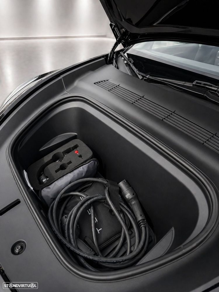 Tesla Model Y Long Range Dual Motor AWD - 6