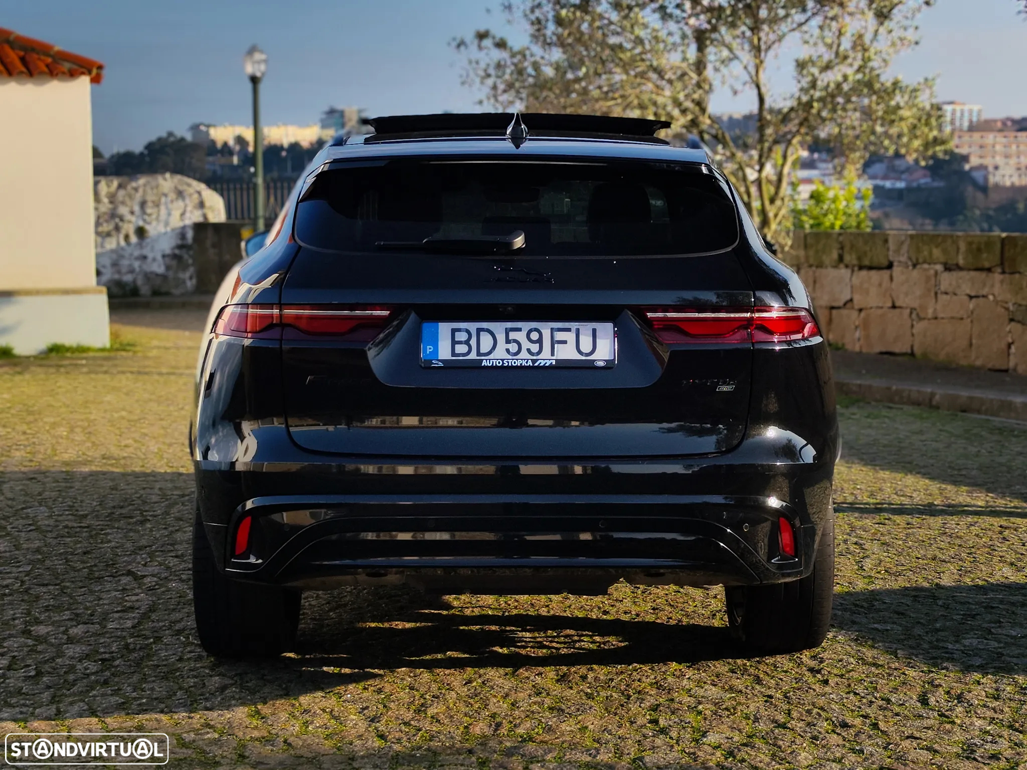 Jaguar F-Pace 2.0 P400e AWD R-Dynamic Black - 4