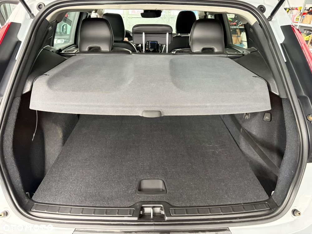 Volvo XC 40 D3 SCR AWD Momentum - 25