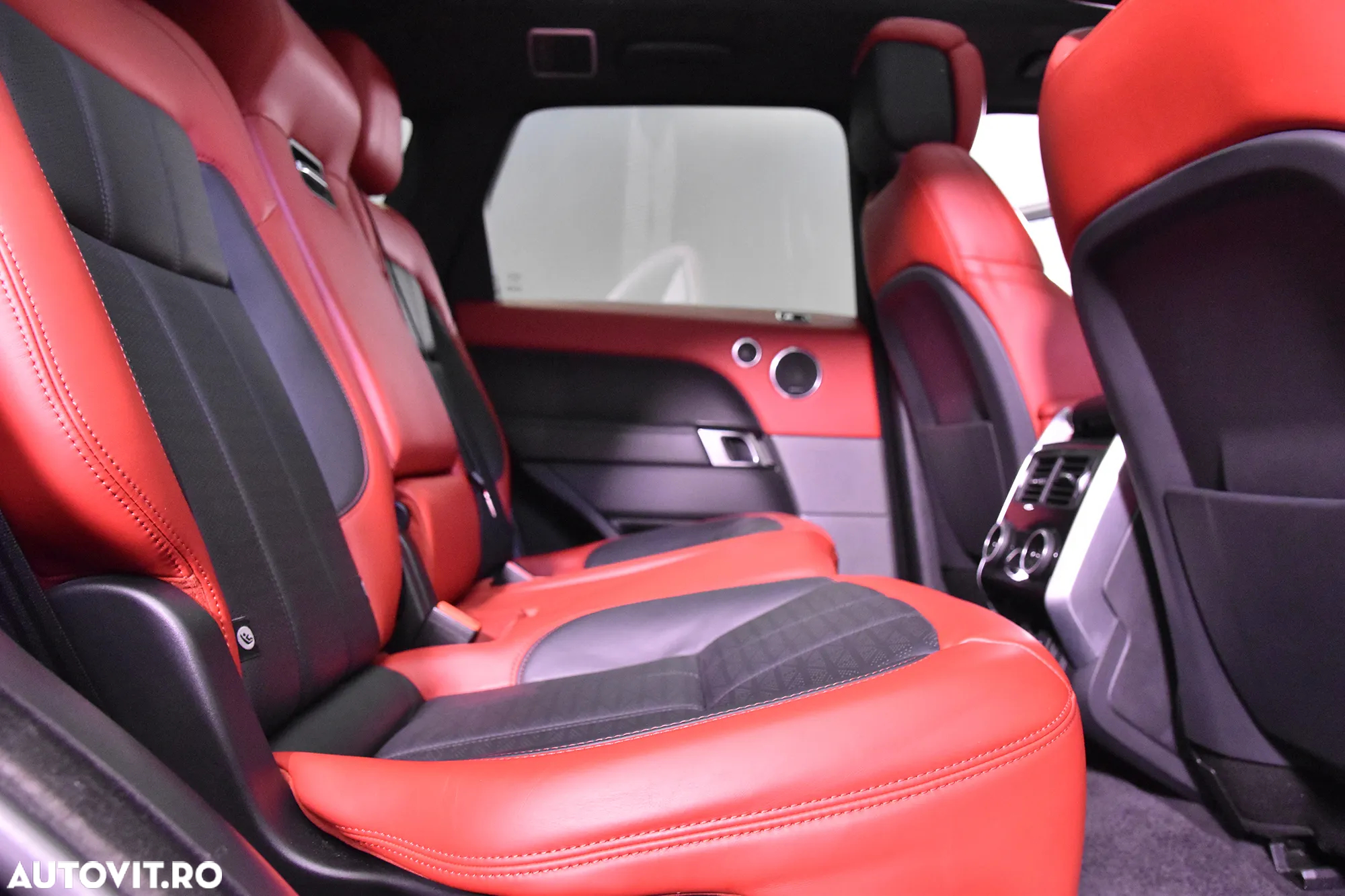 Land Rover Range Rover Sport - 12
