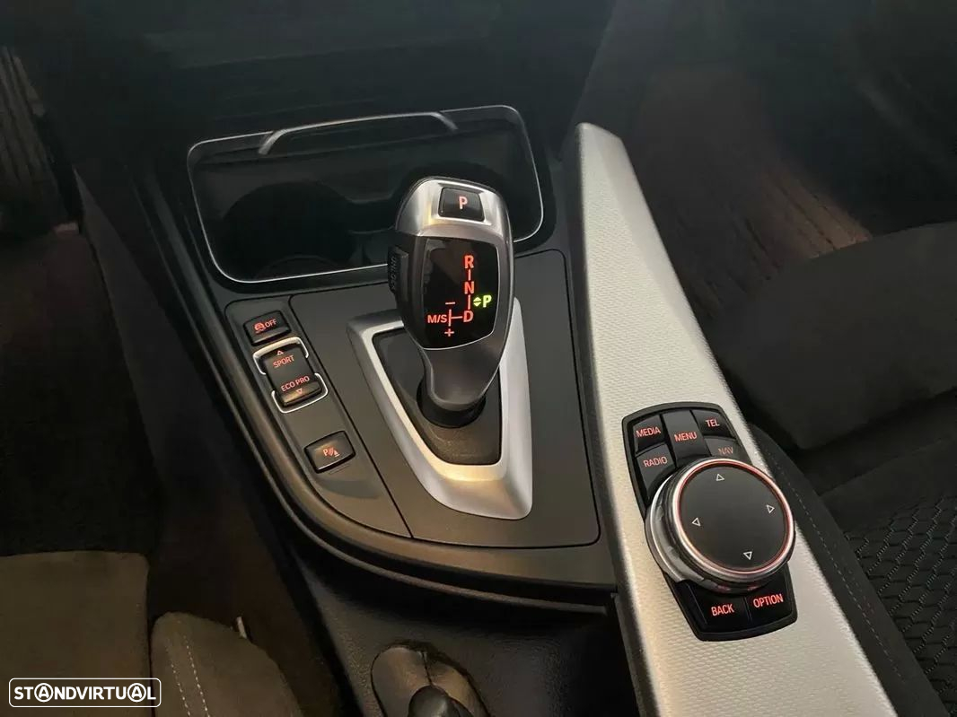BMW 320 d Pack M Auto - 17