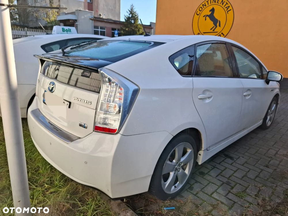 Toyota Prius - 3
