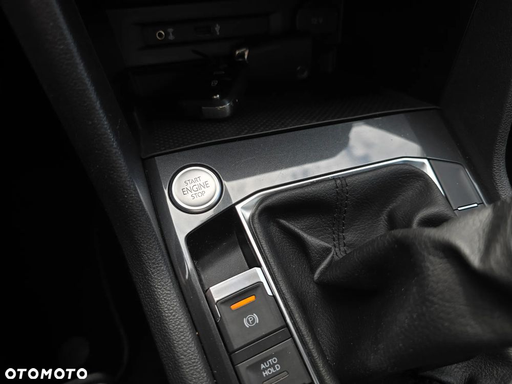 Volkswagen Tiguan 2.0 TDI SCR R-Line - 32