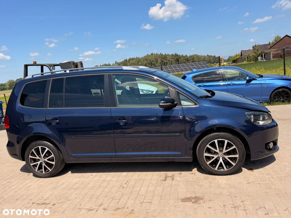Volkswagen Touran 1.6 TDI DPF BlueMotion Technology DSG Highline - 6