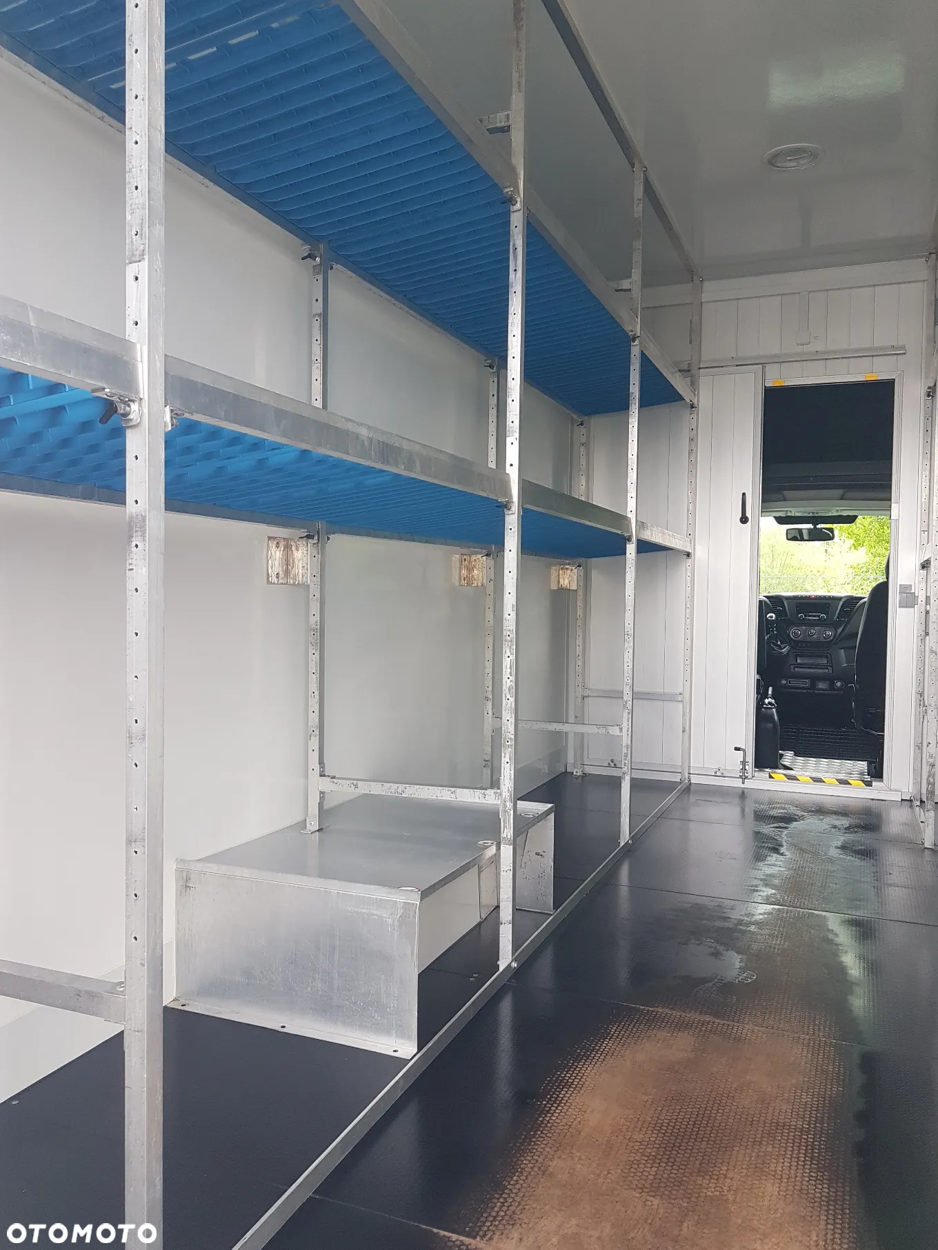 Iveco DAILY KONTENER NISKOPODŁOGOWY 4,43x2,23x2,42 SKLEP FOODTRUCK BAR KLIMA KONIOWÓZ KAMPER - 18