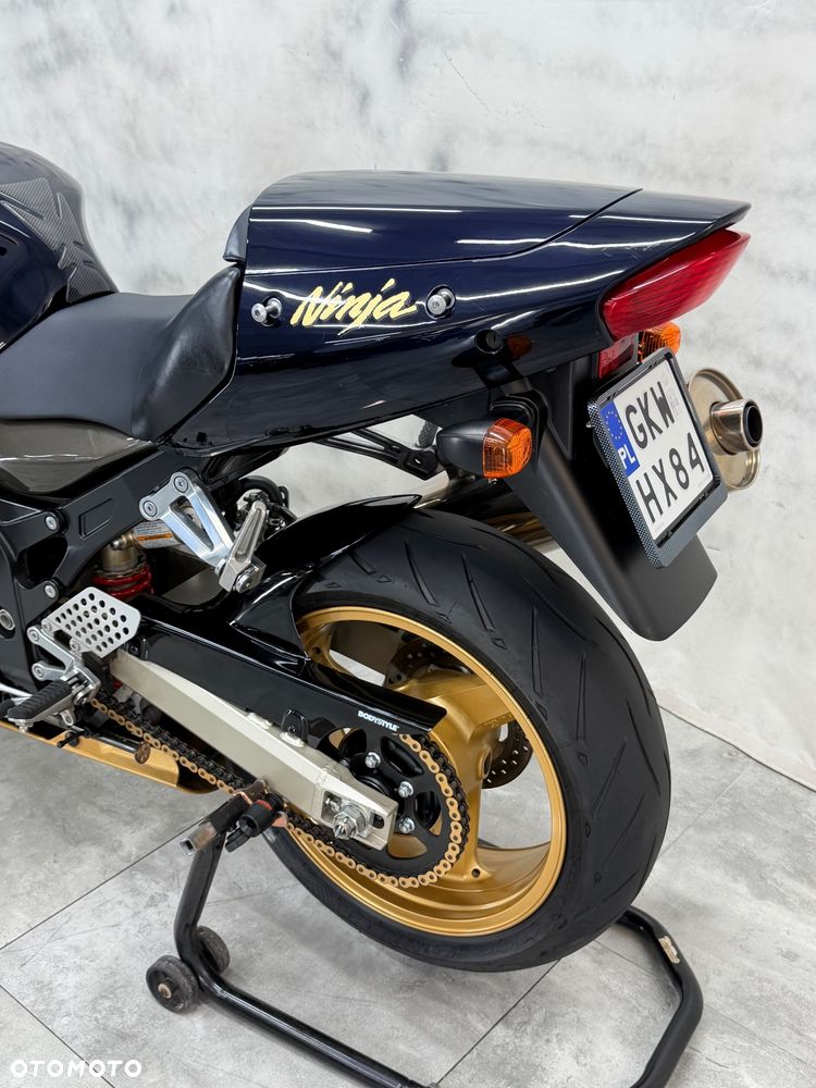 Kawasaki ZXR - 26