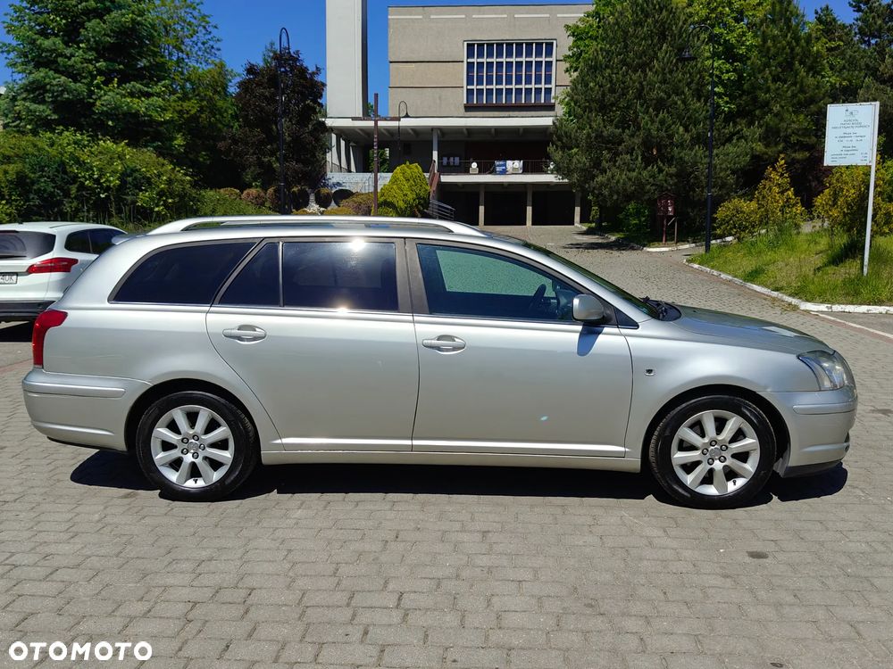 Toyota Avensis 2.0 VVT-i Travel - 2