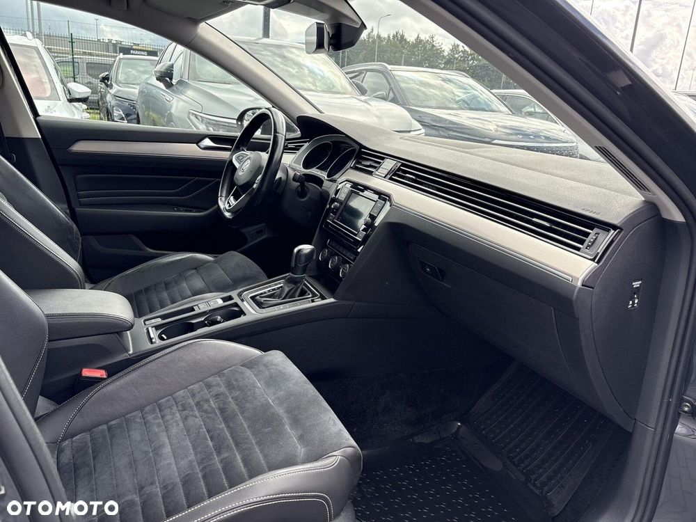 Volkswagen Passat 2.0 TDI 4Mot Elegance DSG - 9
