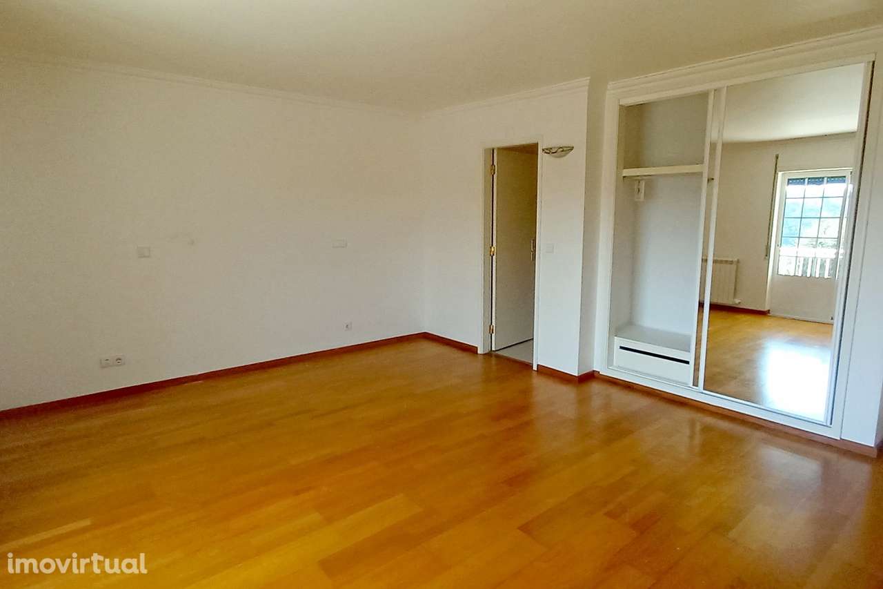 ANG1424 - Moradia T2 para Venda em Reguengo do Fetal, Batalha - Grande imagem: 4/32