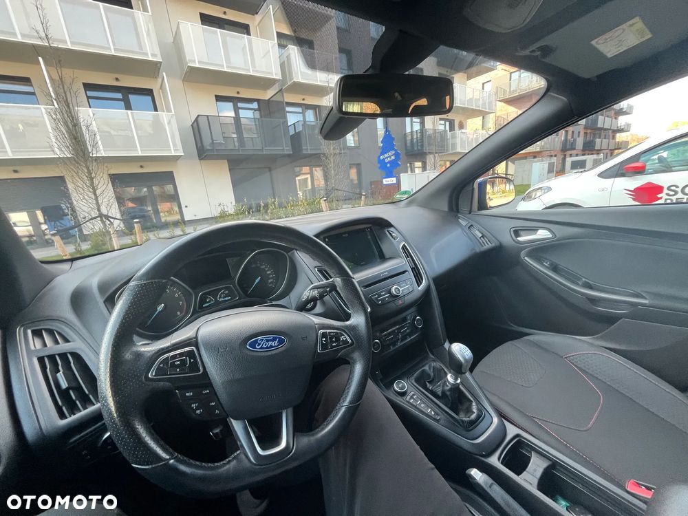 Ford Focus 1.5 EcoBoost ST-Line - 15