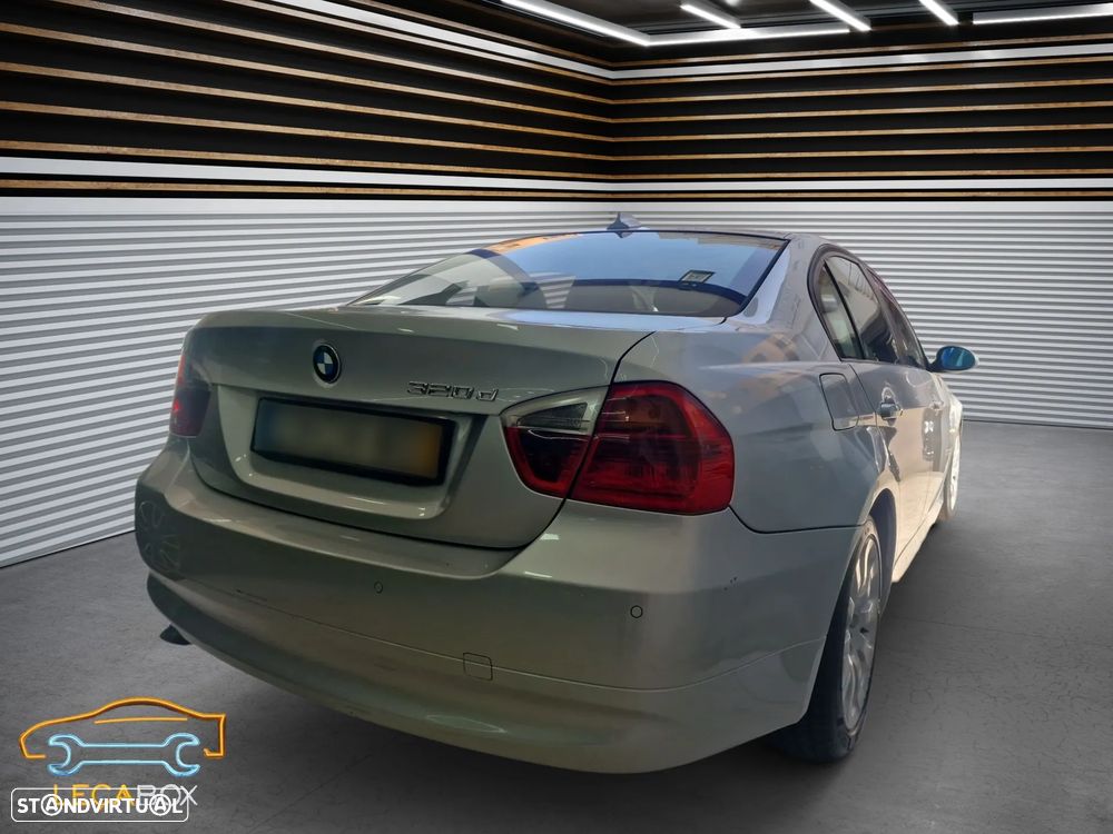 BMW 320 dA Exclusive - 3