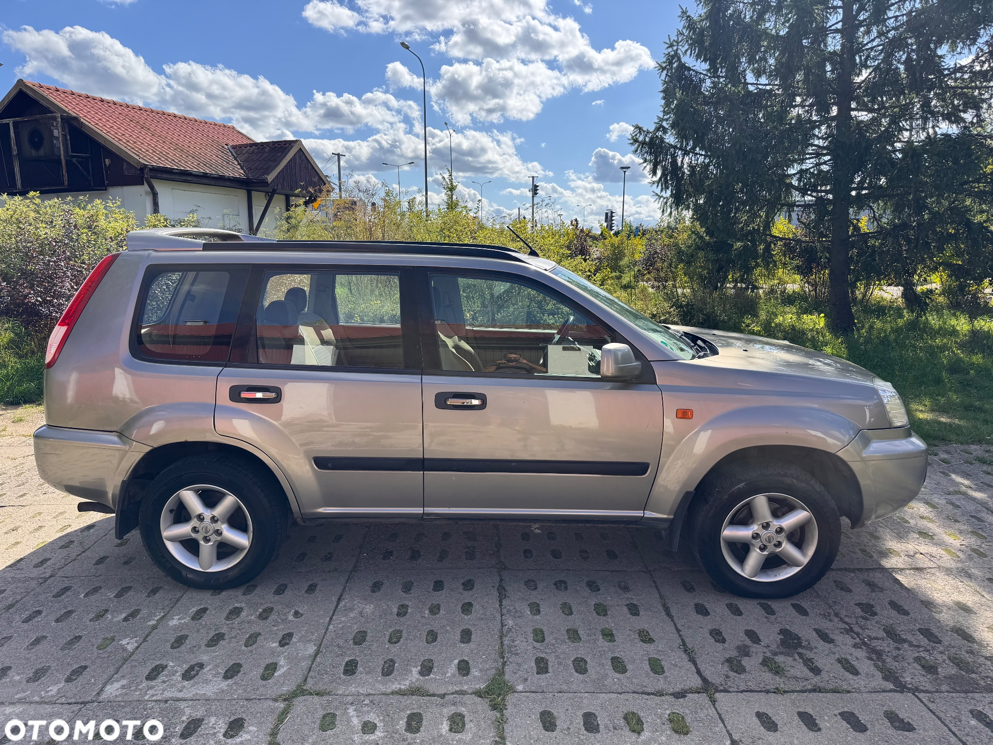 Nissan X-Trail 2.0 Luxury - 5