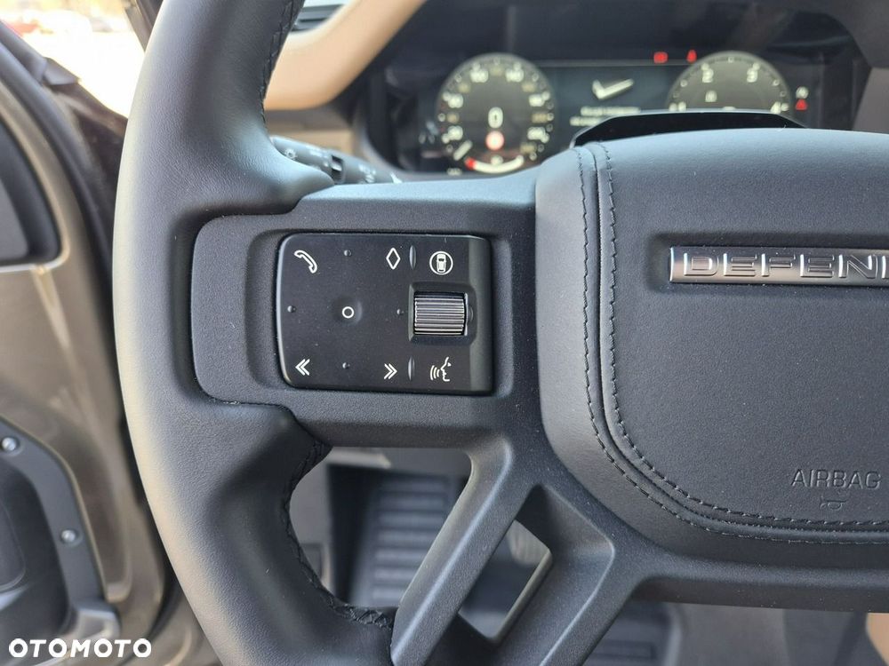 Land Rover Defender 130 D350 X-Dynamic HSE - 35