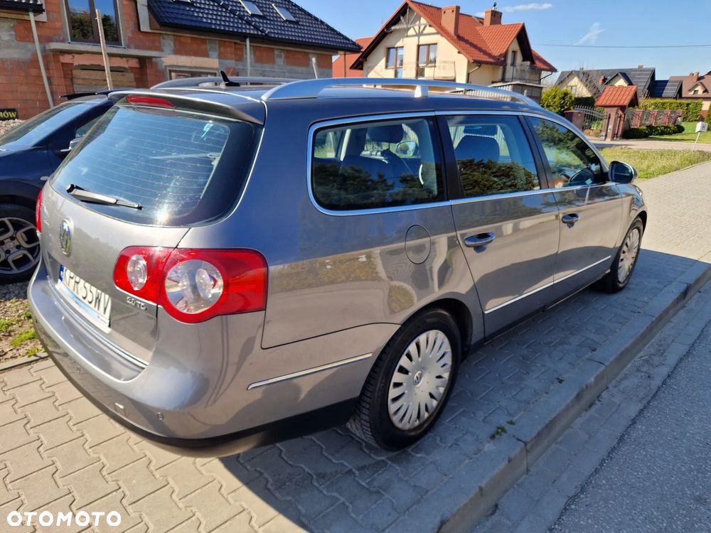 Volkswagen Passat 2.0 TDI DPF Highline - 18