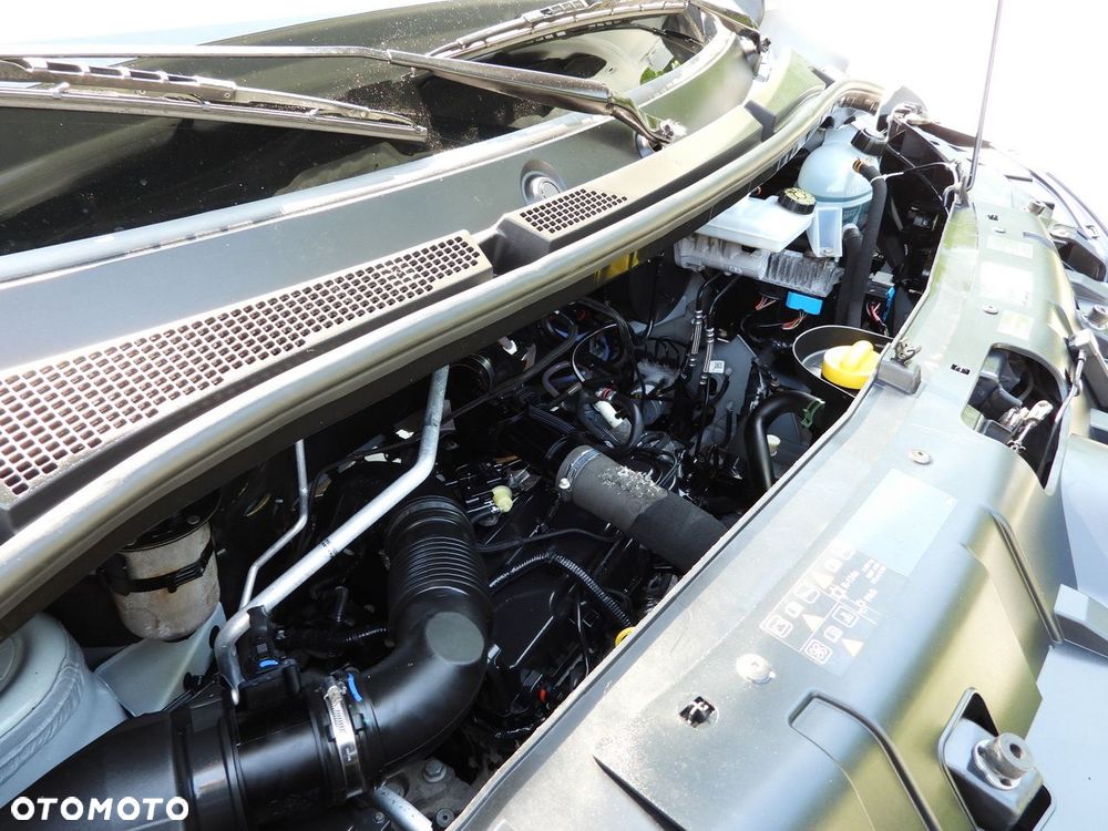 Renault MASTER  KONTENER WINDA 8 PALET TEMPOMAT LEDY KLIMATYZACJA  165KM - 28