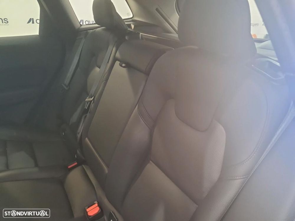 Volvo XC 60 2.0 B4 Plus Bright - 5