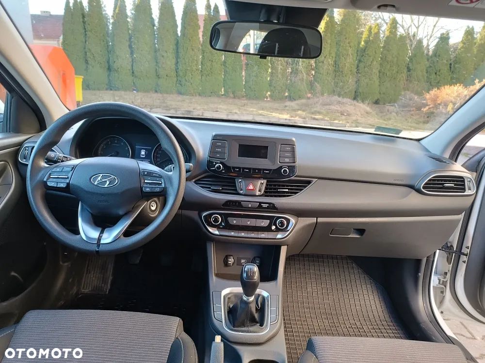 Hyundai i30 1.5 DPI Classic + - 12