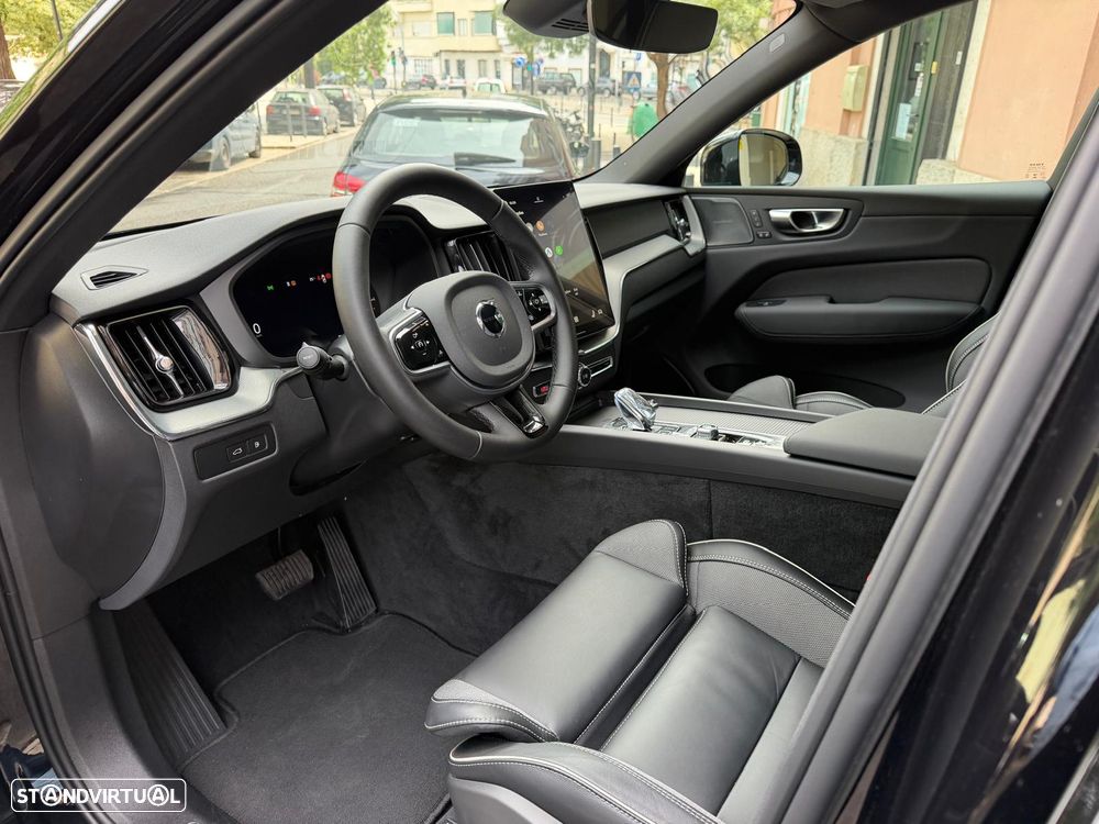 Volvo XC 60 T6 AWD Recharge Plus Black Edition - 20