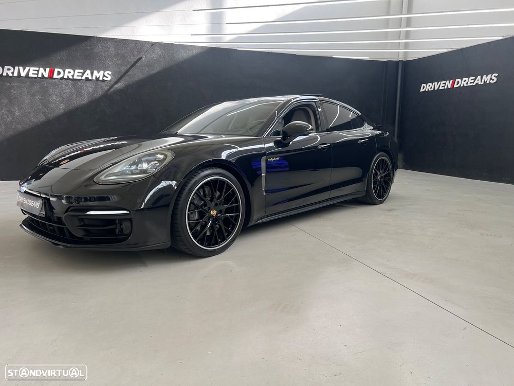 Porsche Panamera 4 E-Hybrid Platinum Edition - 1