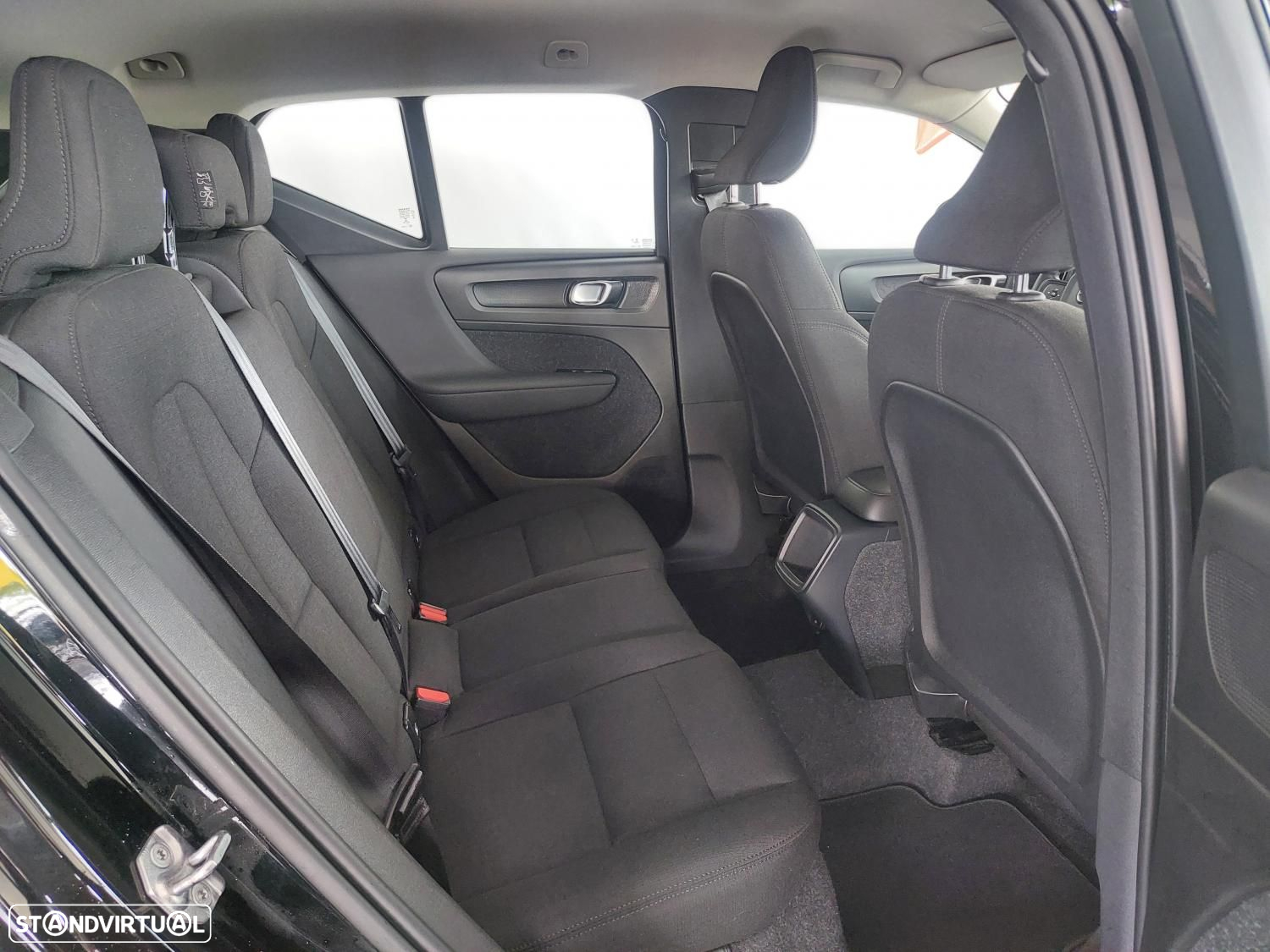 Volvo XC 40 1.5 T2 Momentum - 41