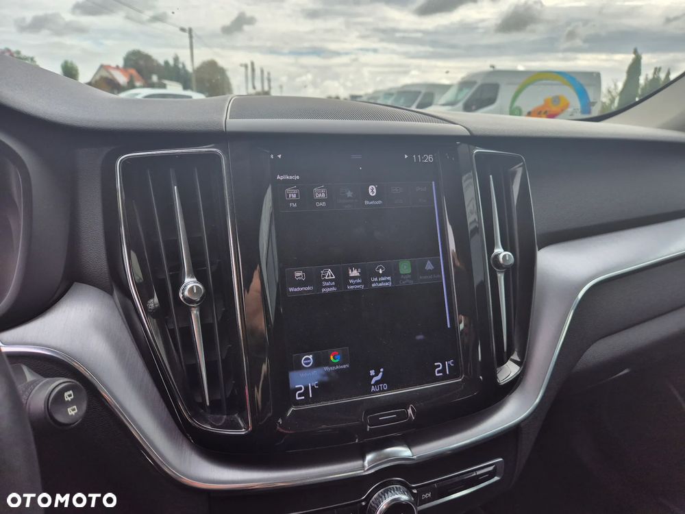 Volvo XC 60 B4 D AWD Geartronic Momentum Pro - 27