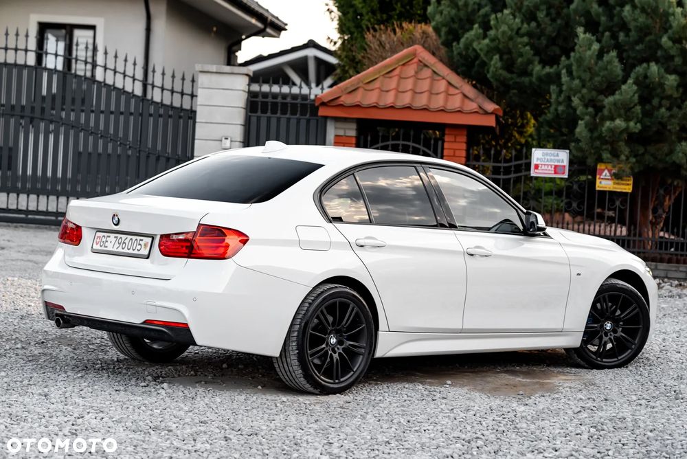 BMW Seria 3 320d xDrive M Sport - 11
