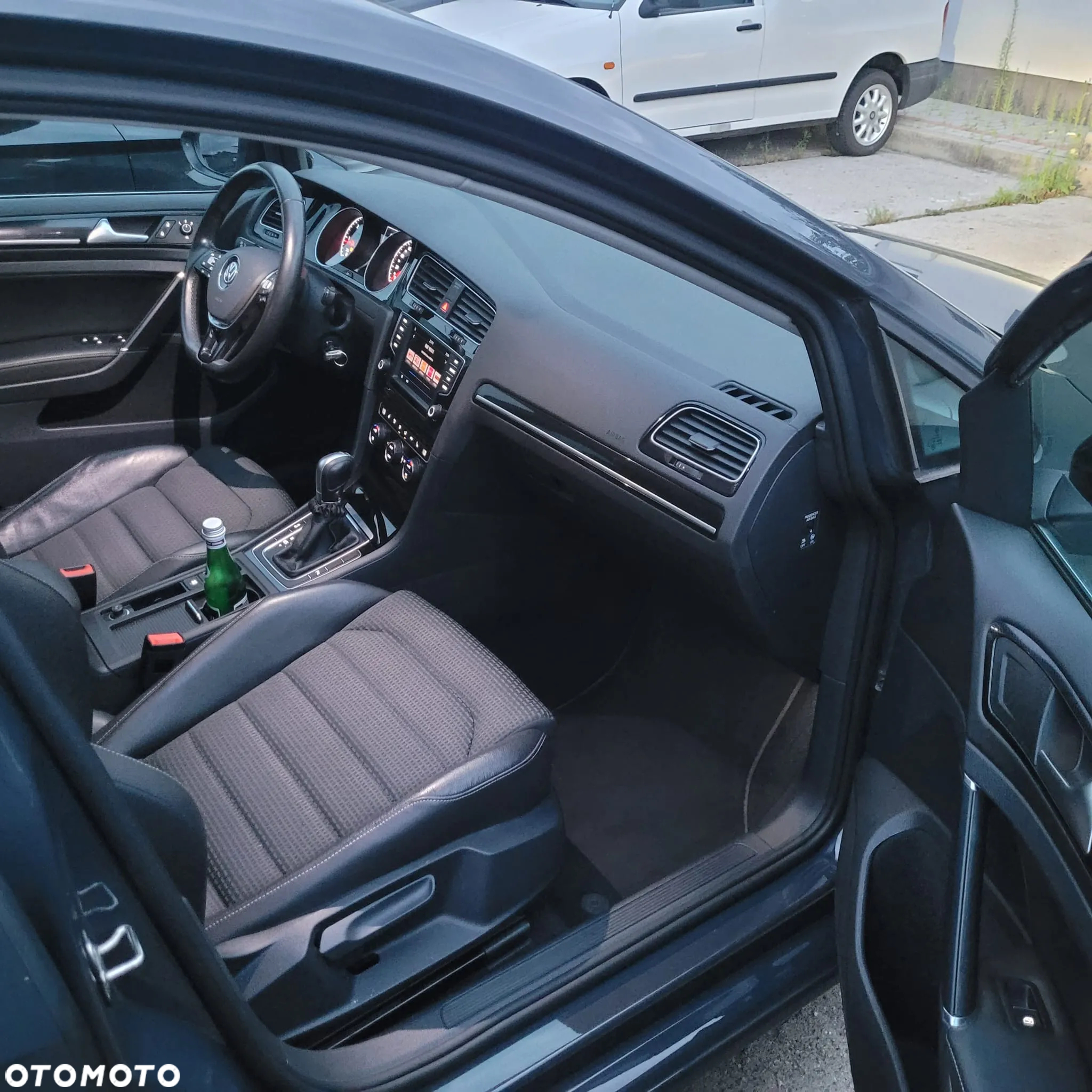 Volkswagen Golf - 14