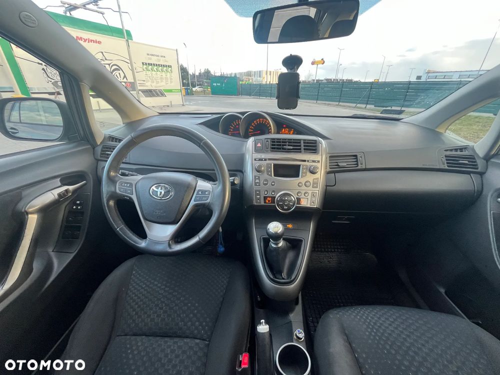 Toyota Verso 1.8 Sol 7os - 17