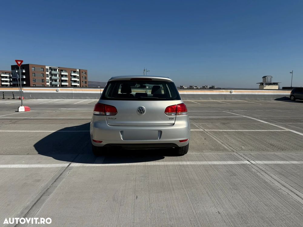 Volkswagen Golf 2.0 TDI DPF Trendline - 6
