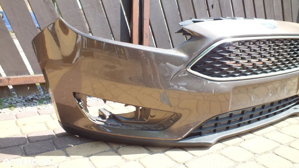 Zderzak przedni Ford Focus MK-4 Sedan - 2