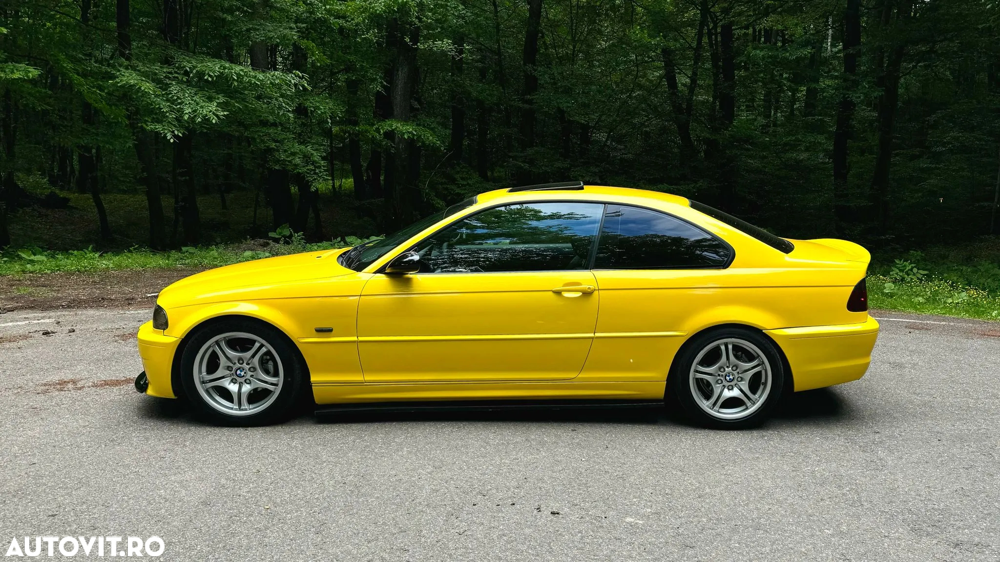 BMW Seria 3 318 i Coupe - 3