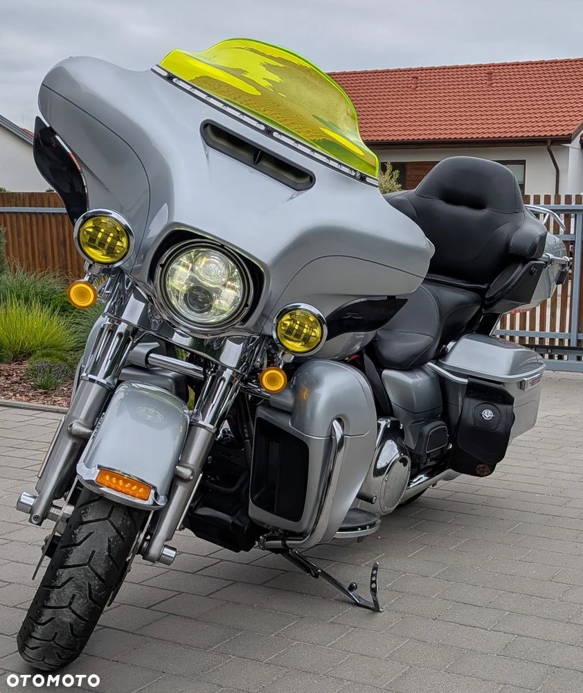 Harley-Davidson FLHTCU Ultra - 2