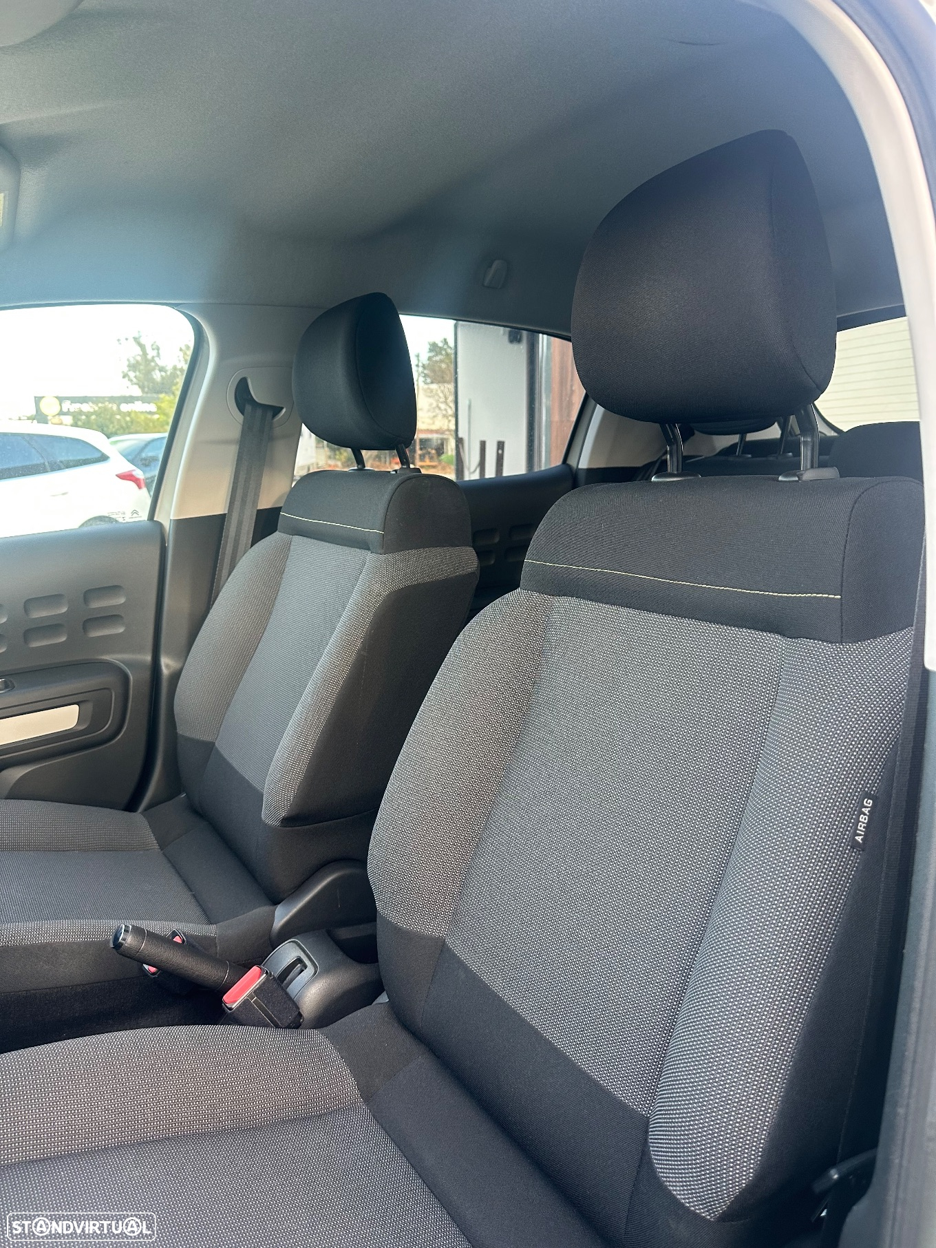 Citroën C3 1.2 PureTech Shine - 10