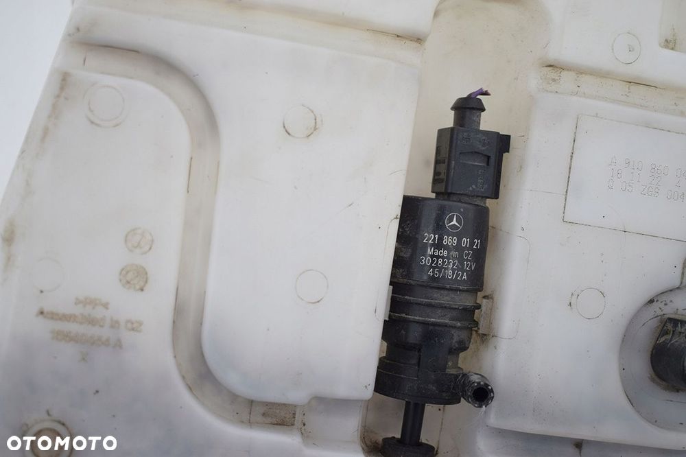 zbiorniczek * spryskiwaczy mercedes w907 w910 - 3