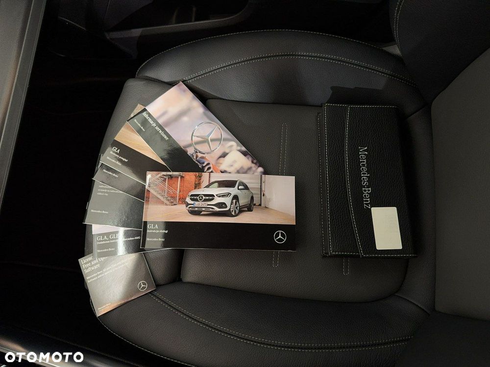 Mercedes-Benz GLA - 36