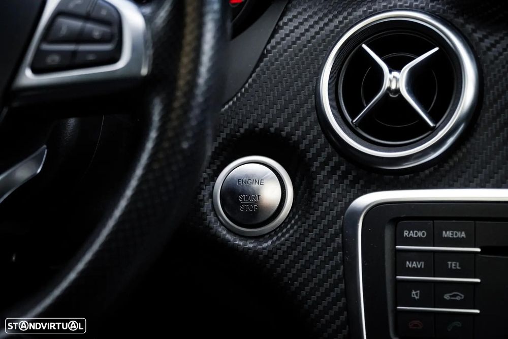 Mercedes-Benz A 180 d AMG Line - 30