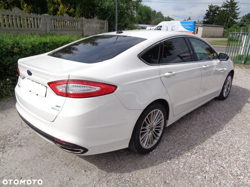 Ford Fusion 2.0 EcoBoost Titanium - 4