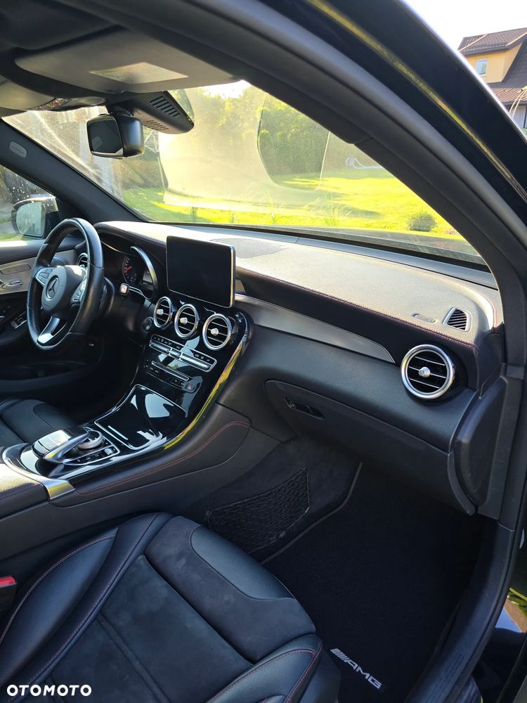 Mercedes-Benz GLC - 32
