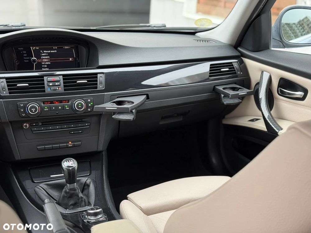 BMW Seria 3 320d Efficient Dynamics Edition - 33