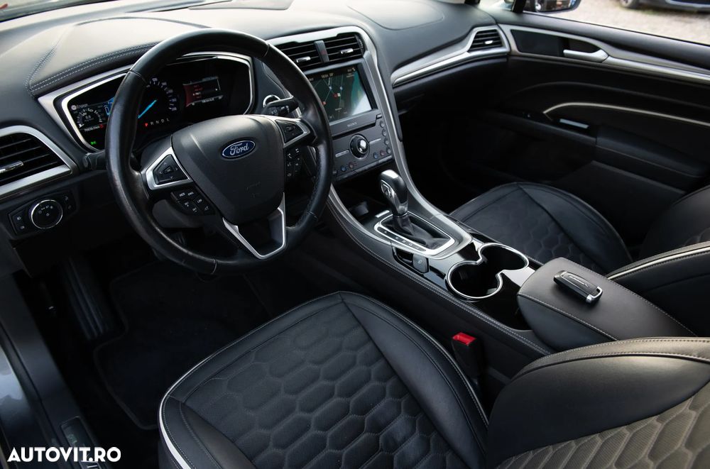 Ford Mondeo 2.0 HEV Vignale - 34