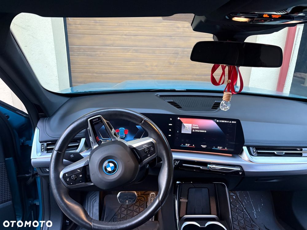 BMW iX1 - 16