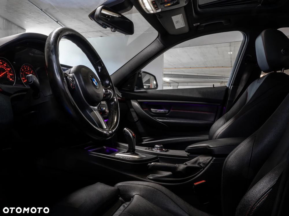 BMW Seria 3 335i Sport Line - 27