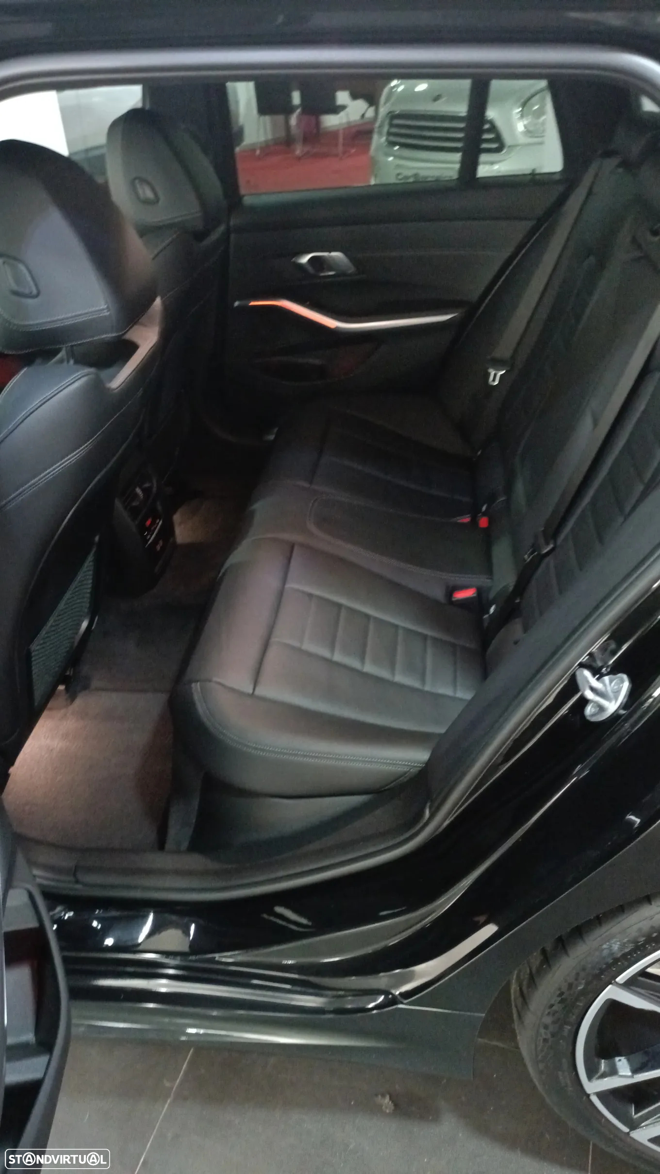 BMW 320 i Touring Pack Desportivo M - 16
