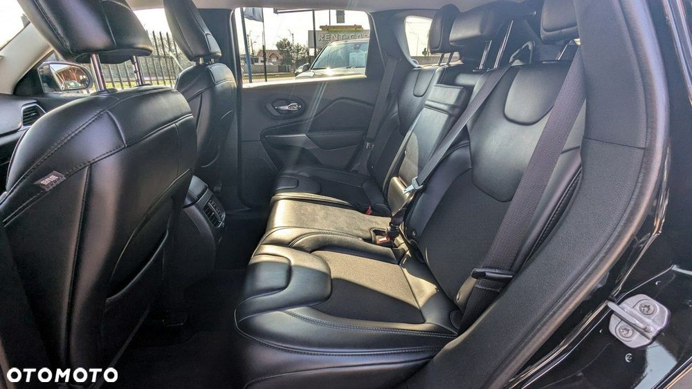 Jeep Cherokee - 15