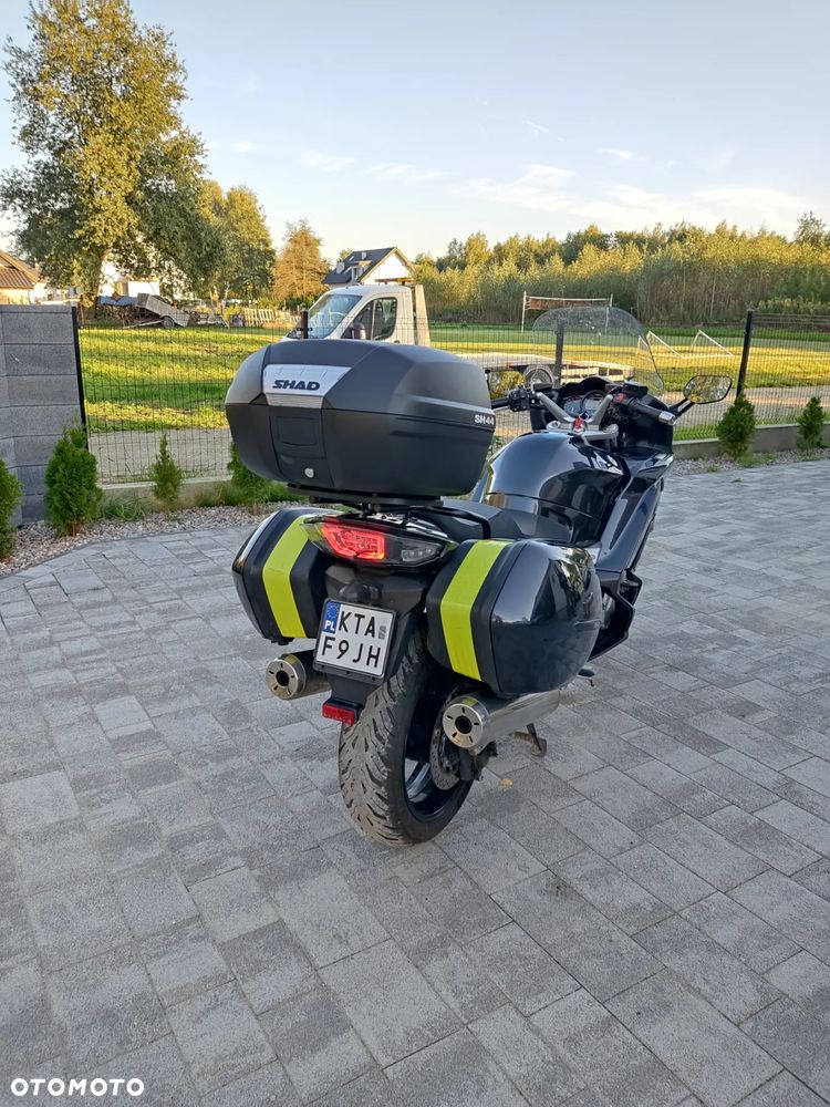 Yamaha FJR - 16