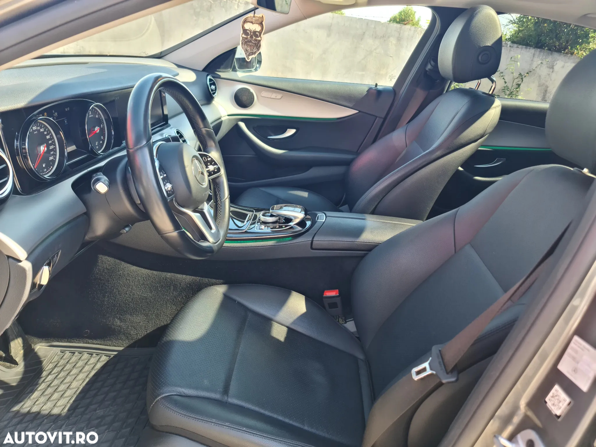 Mercedes-Benz E - 15