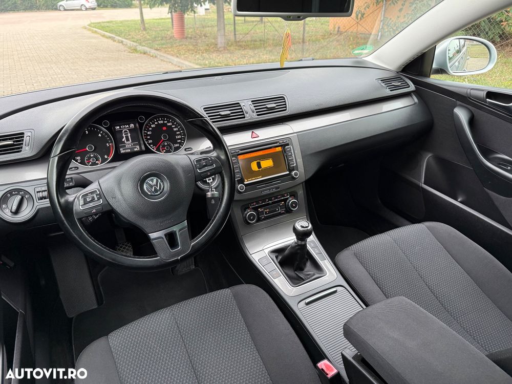 Volkswagen Passat - 8