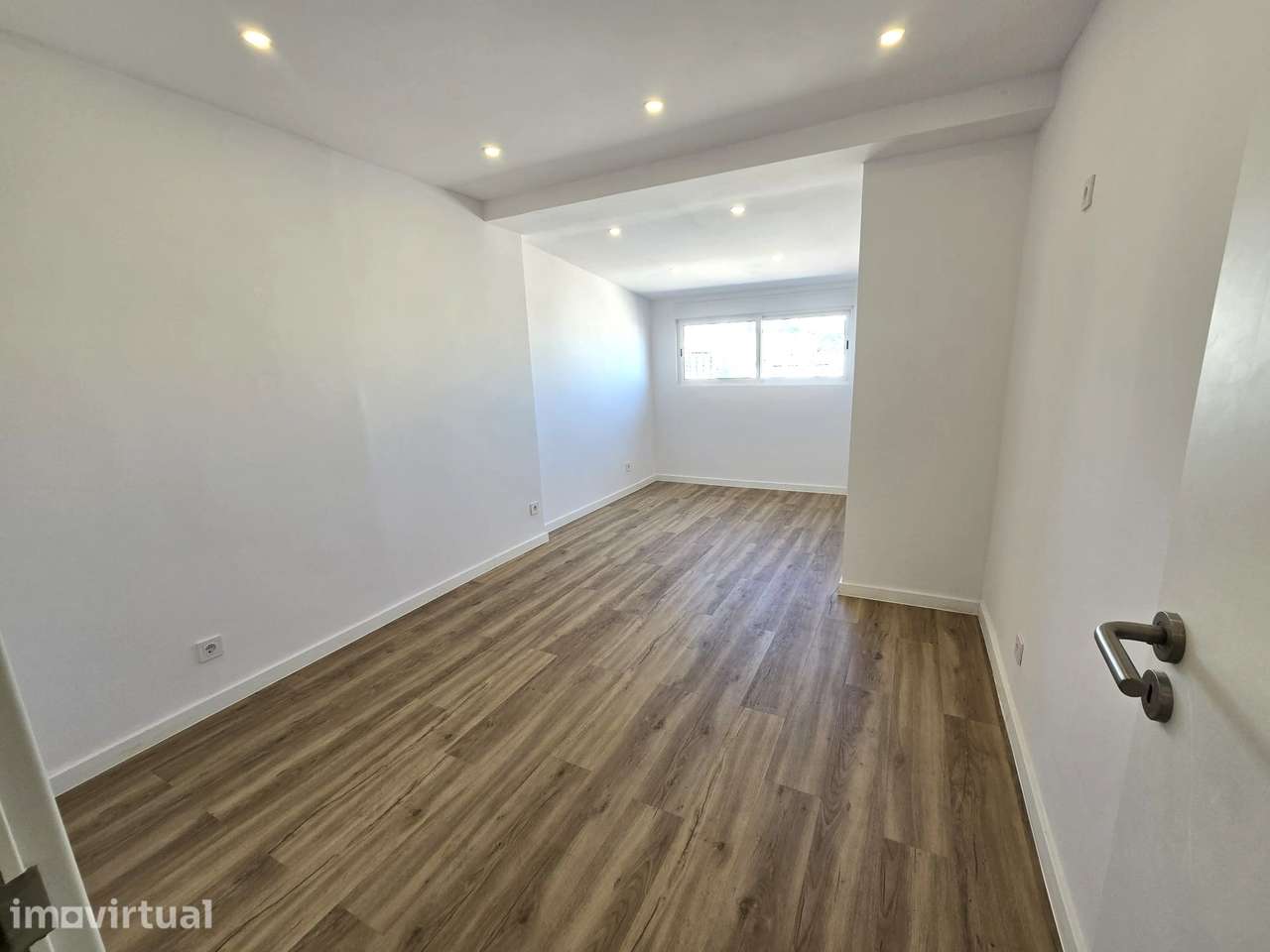 Apartamento T2 Remodelado com Varanda - Queluz - Grande imagem: 5/21