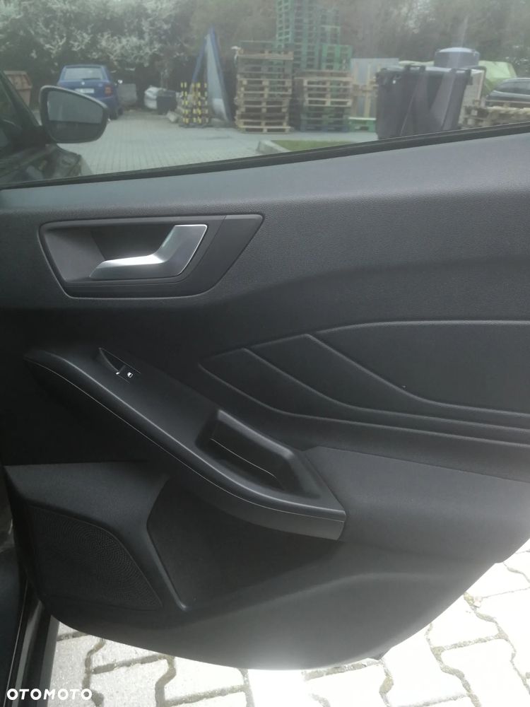 Ford Focus 1.5 EcoBoost Trend ASS - 24