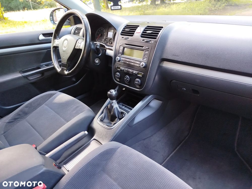 Volkswagen Jetta - 7